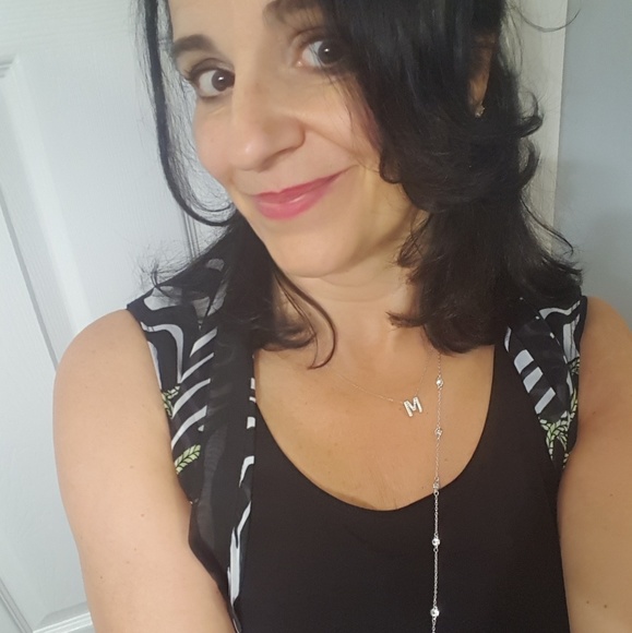 Meet your Posher, Mecheal - Picture 2 of 6